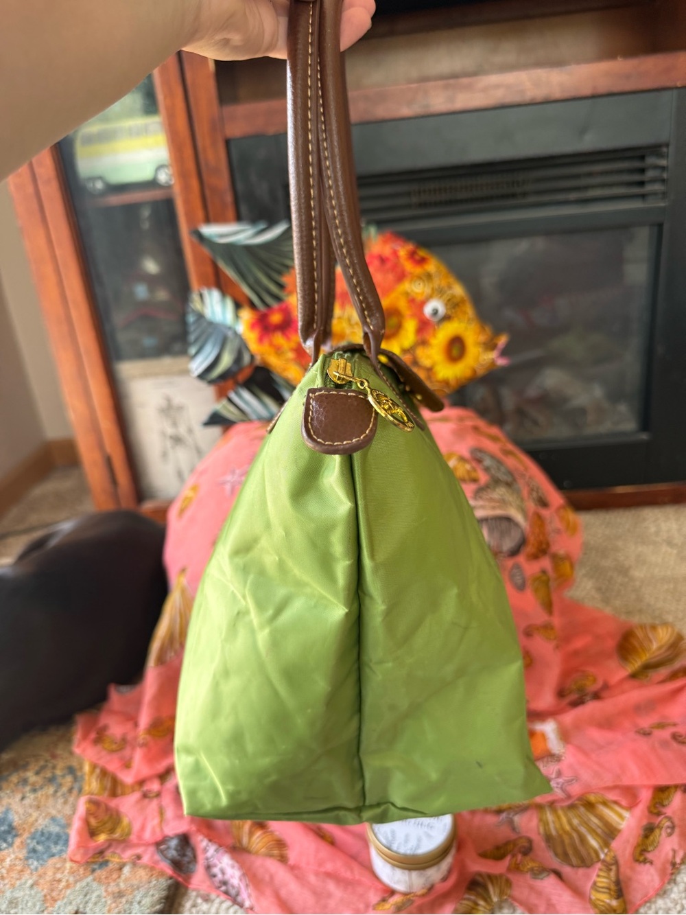 Longchamp Green Nylon Tote – Like New – Brown Leather Handles – Classic Le Pliag - Picture 5 of 14